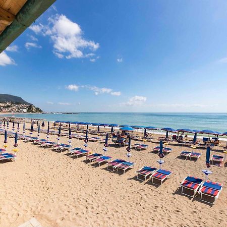 Casabianca Appartamenti Numana Bagian luar foto
